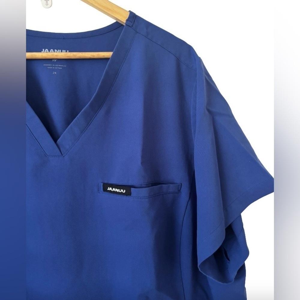 Januu blue S/S v nk scrub top w 2 Frnt Pckts & 2 bk vnts WM 2X utility medical - Picture 3 of 7